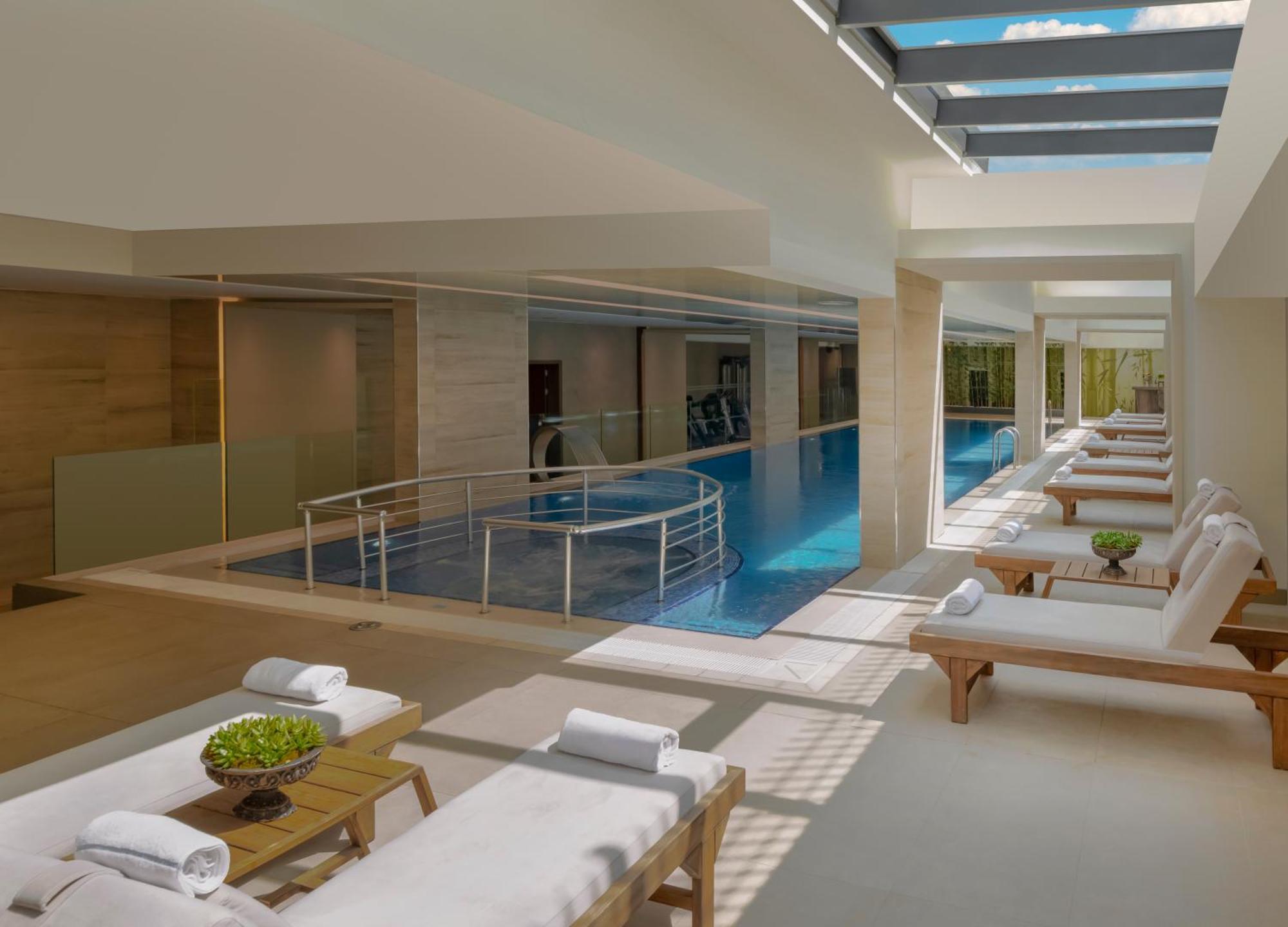 Movenpick Living West 5*