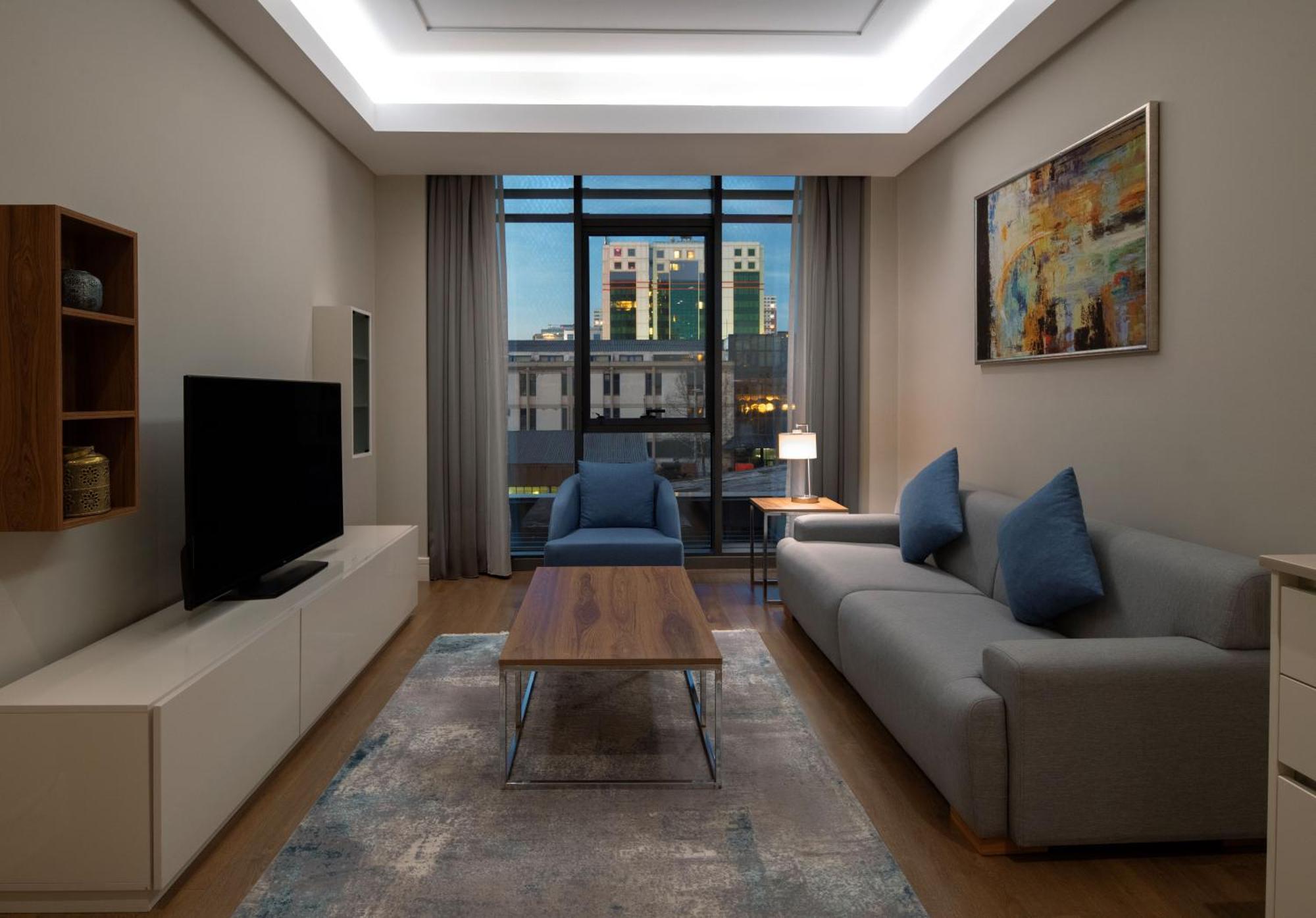 Movenpick Living West 5*