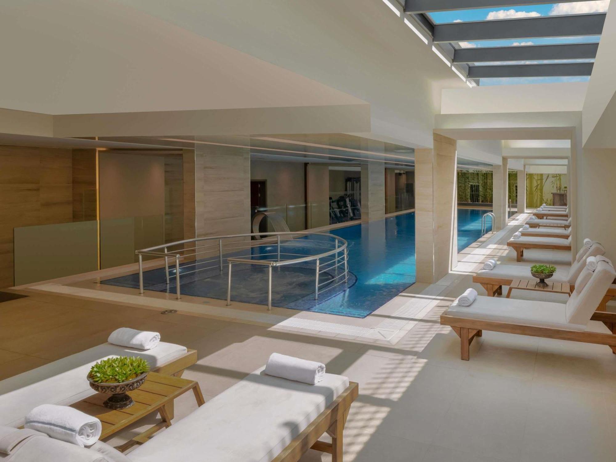 Hotel Movenpick Living West 5*
