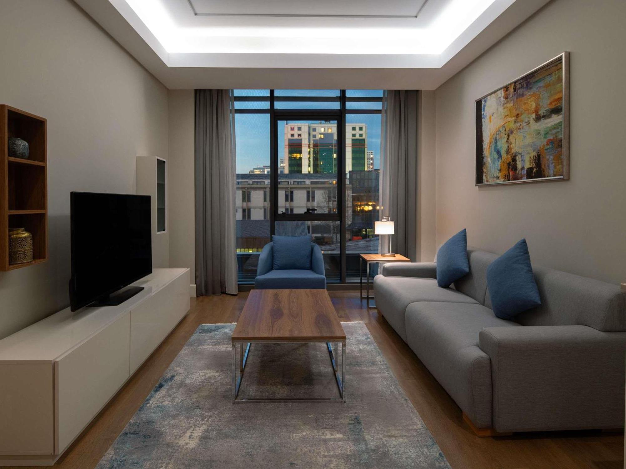 Movenpick Living West 5*